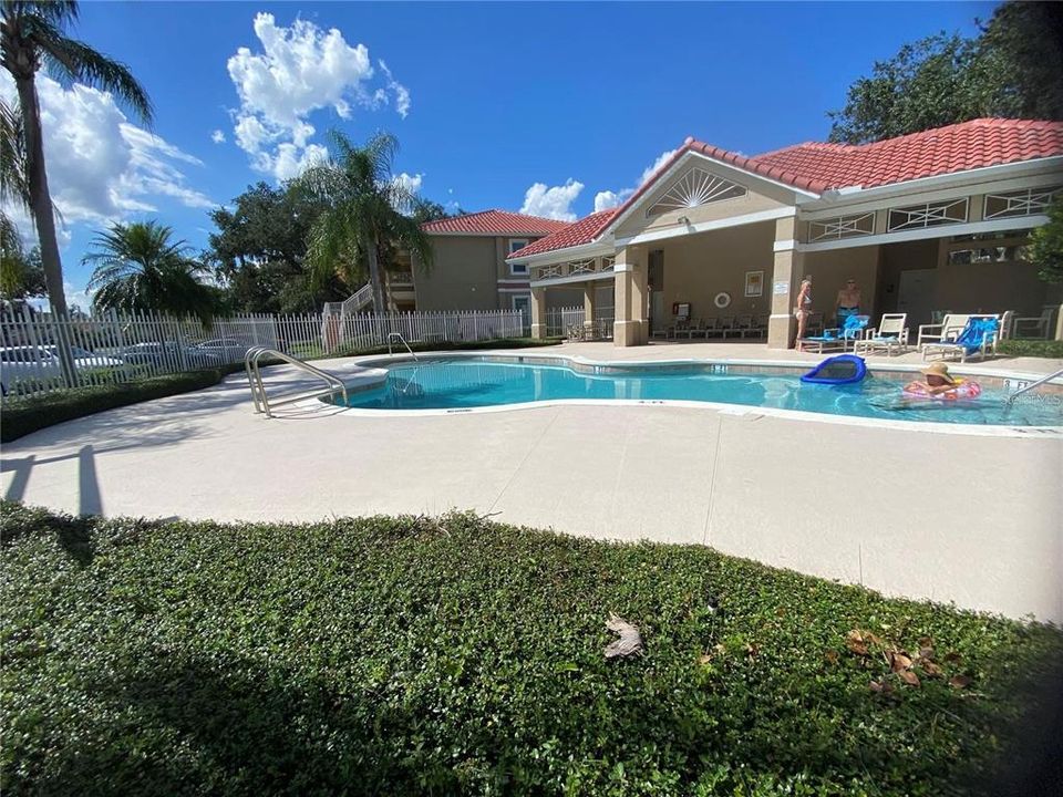 Active With Contract: $1,500 (3 beds, 2 baths, 1136 Square Feet)
