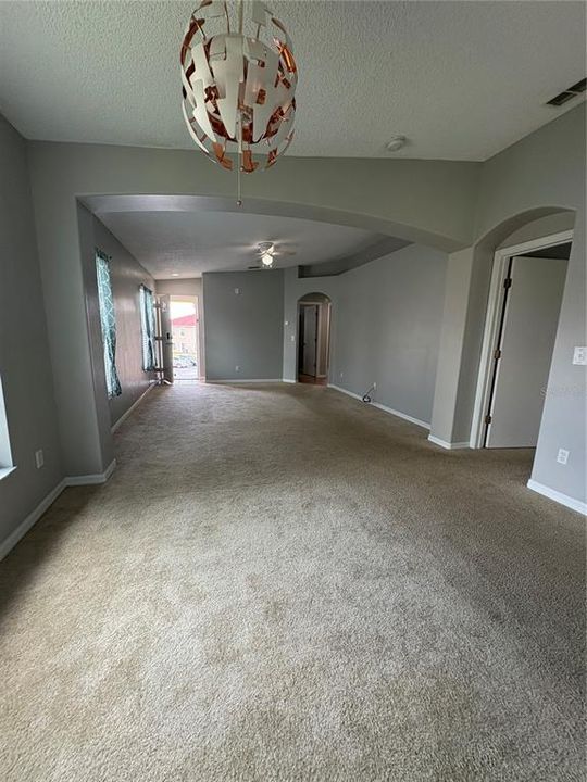 Active With Contract: $1,500 (3 beds, 2 baths, 1136 Square Feet)