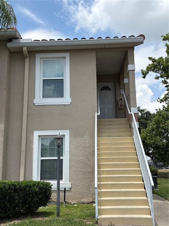 Active With Contract: $1,500 (3 beds, 2 baths, 1136 Square Feet)