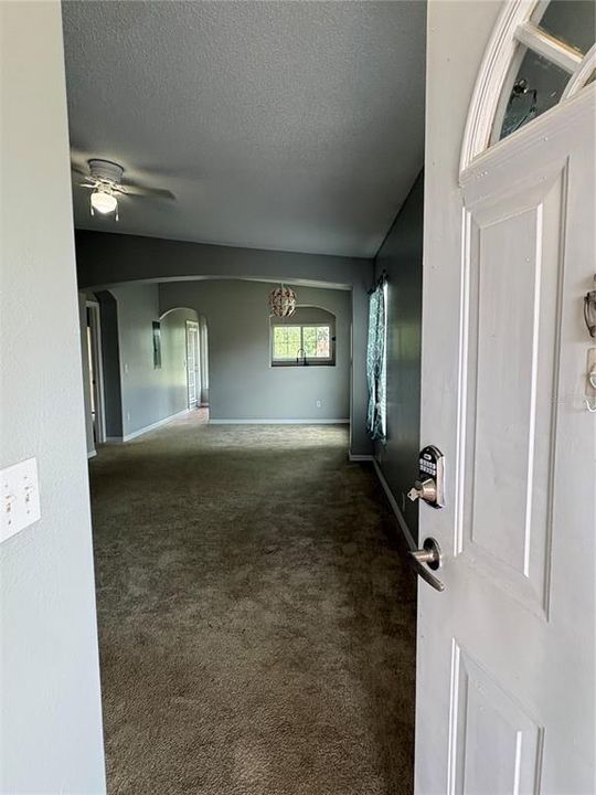 Active With Contract: $1,500 (3 beds, 2 baths, 1136 Square Feet)