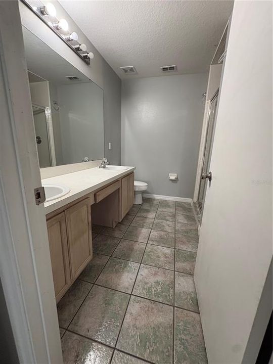 Active With Contract: $1,500 (3 beds, 2 baths, 1136 Square Feet)