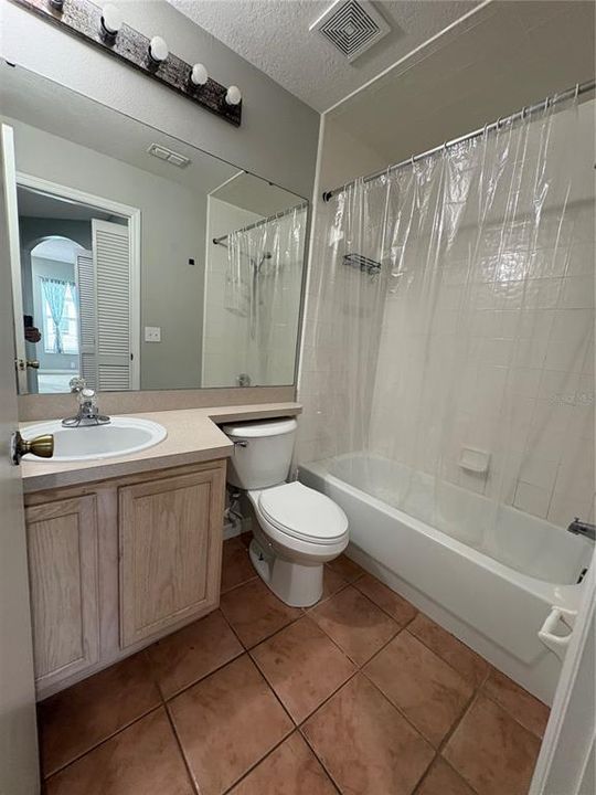 Active With Contract: $1,500 (3 beds, 2 baths, 1136 Square Feet)