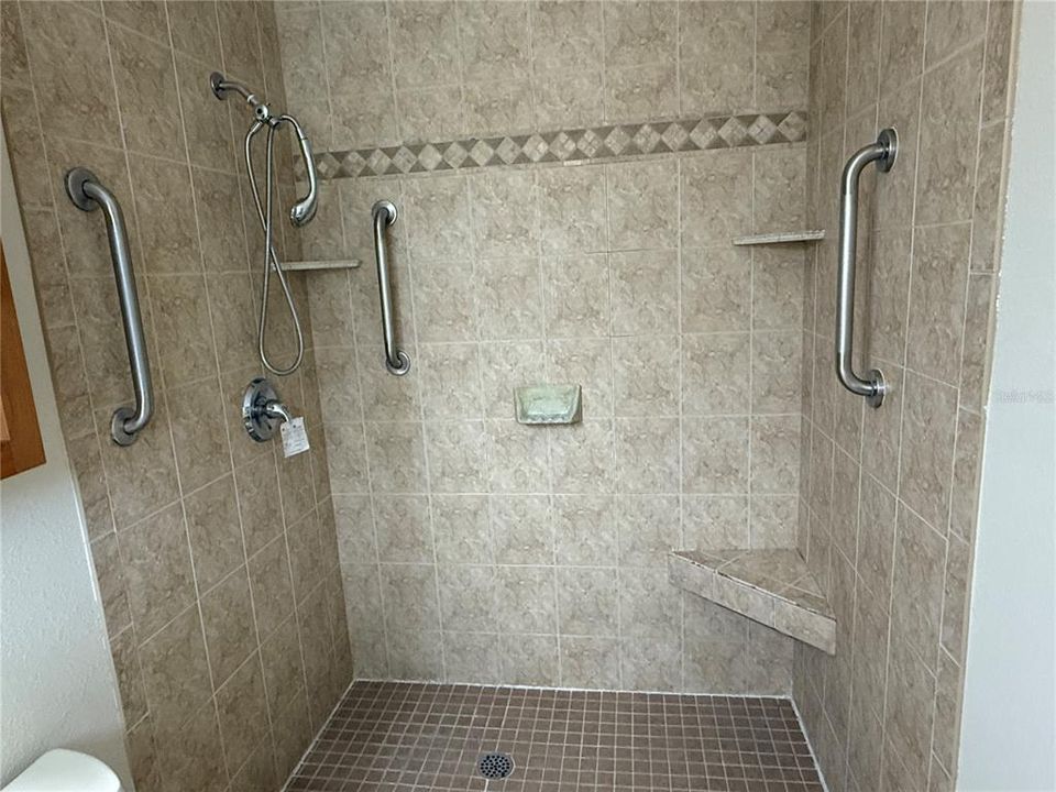 For Sale: $195,000 (3 beds, 2 baths, 1454 Square Feet)