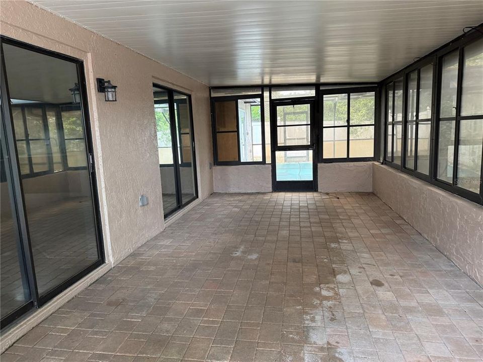 For Sale: $195,000 (3 beds, 2 baths, 1454 Square Feet)