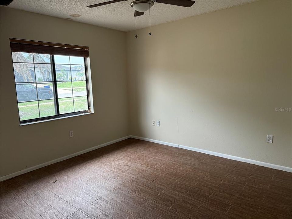 For Sale: $195,000 (3 beds, 2 baths, 1454 Square Feet)