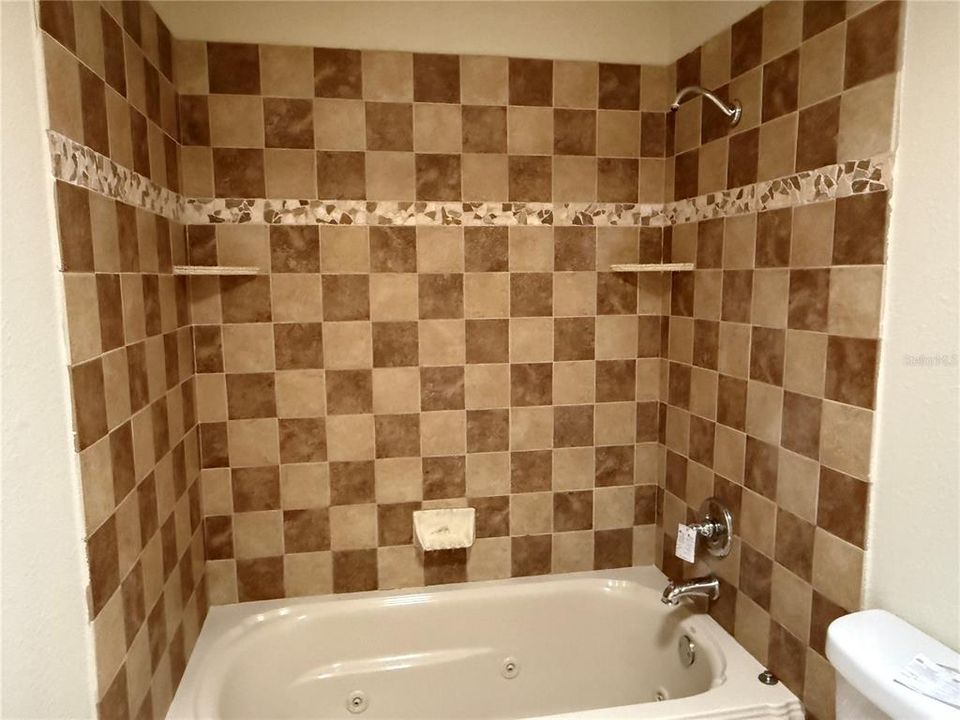For Sale: $195,000 (3 beds, 2 baths, 1454 Square Feet)