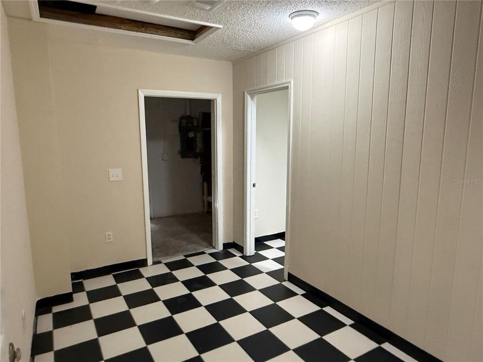 For Sale: $195,000 (3 beds, 2 baths, 1454 Square Feet)