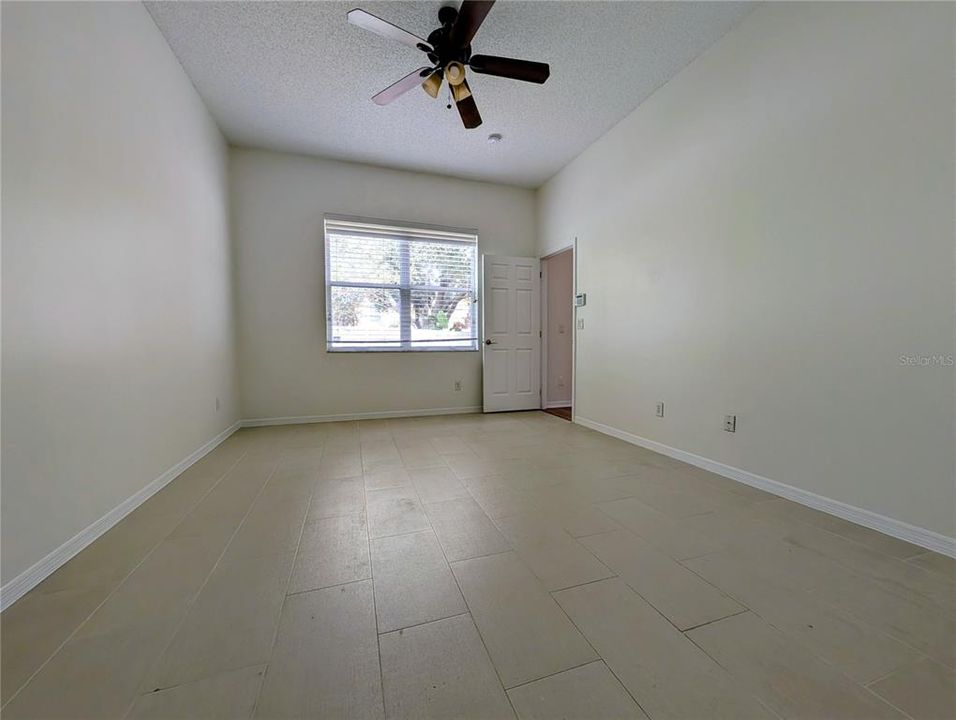 For Rent: $2,600 (4 beds, 2 baths, 2014 Square Feet)