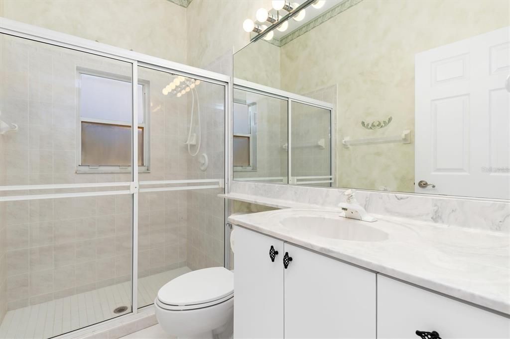 For Rent: $1,900 (3 beds, 2 baths, 2077 Square Feet)