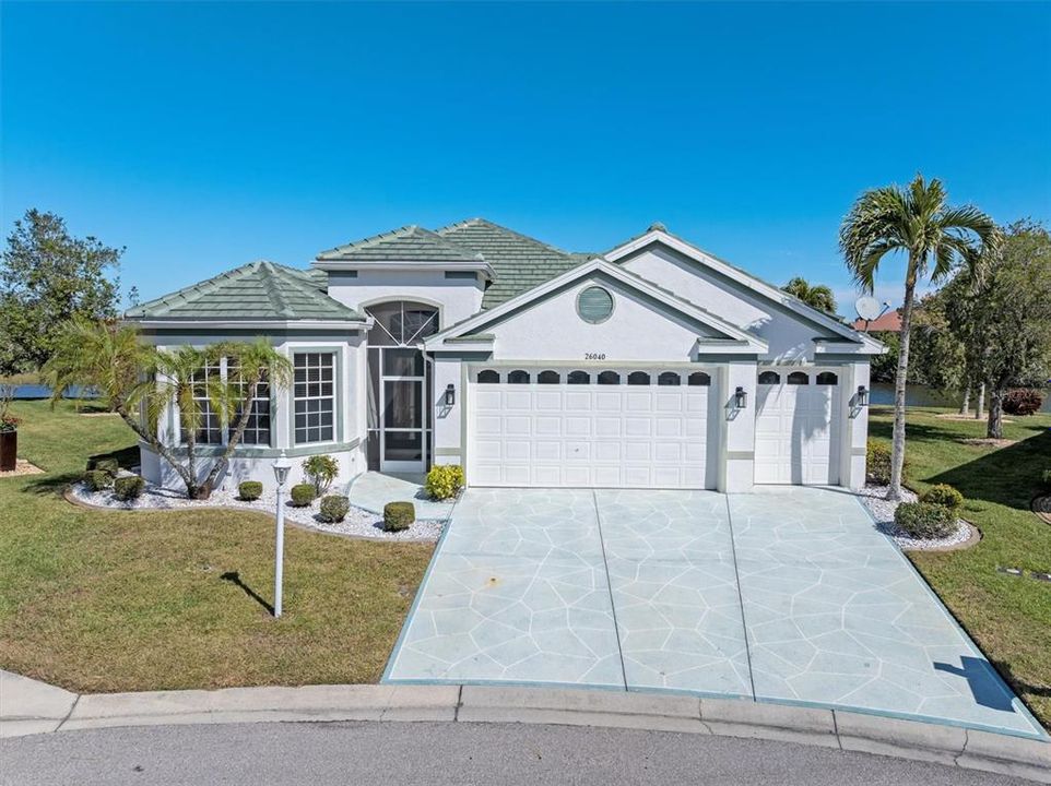 For Rent: $1,900 (3 beds, 2 baths, 2077 Square Feet)