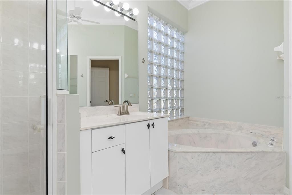For Rent: $1,900 (3 beds, 2 baths, 2077 Square Feet)