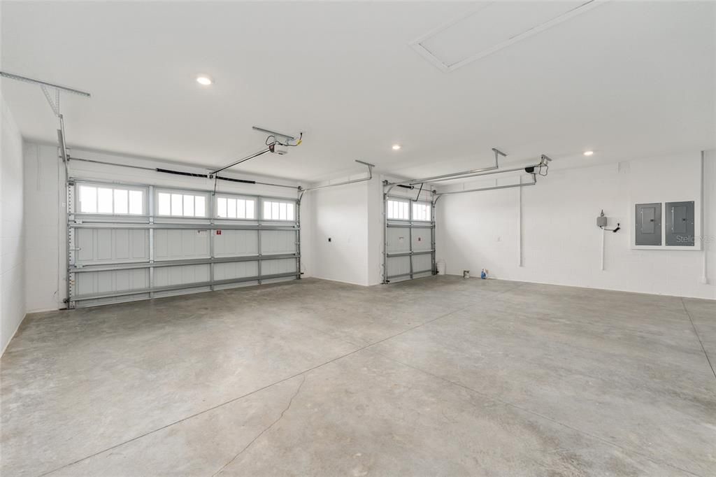 Active With Contract: $759,630 (3 beds, 3 baths, 2870 Square Feet)