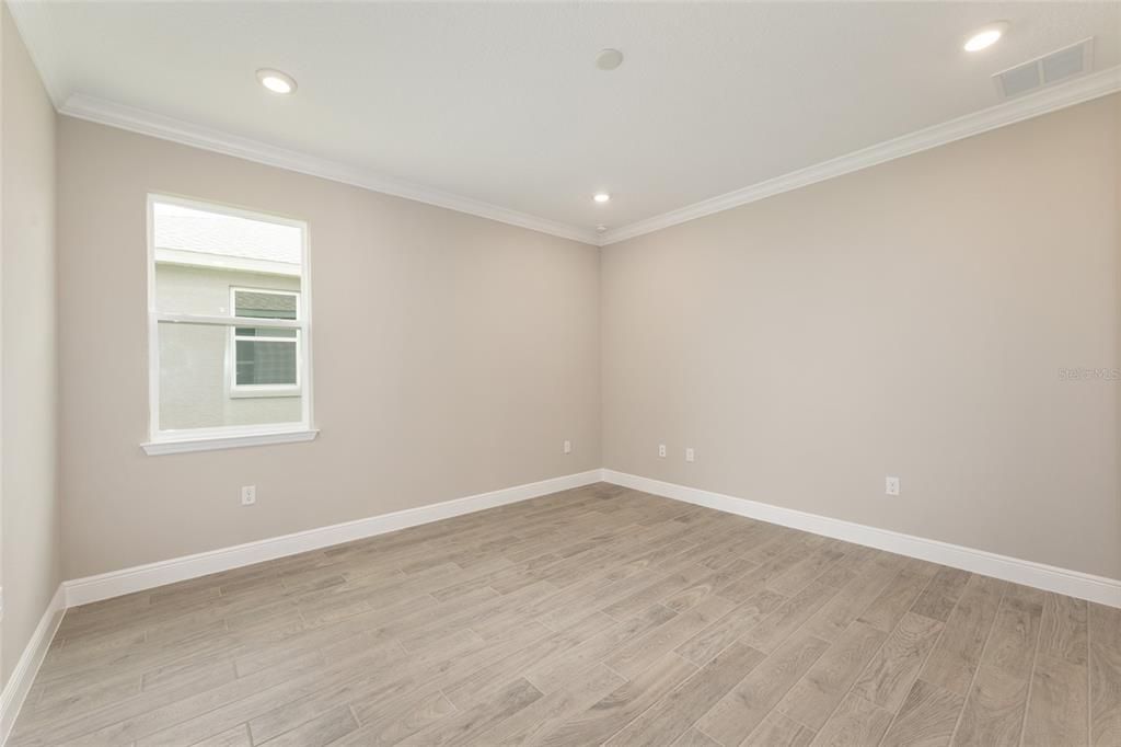 Active With Contract: $759,630 (3 beds, 3 baths, 2870 Square Feet)