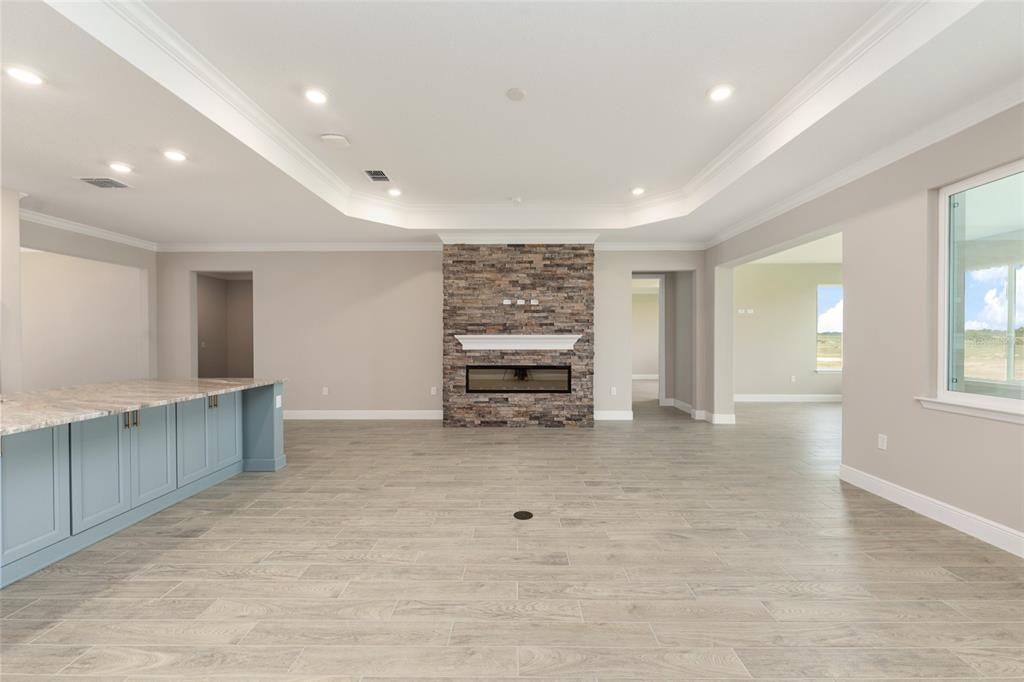 Active With Contract: $759,630 (3 beds, 3 baths, 2870 Square Feet)