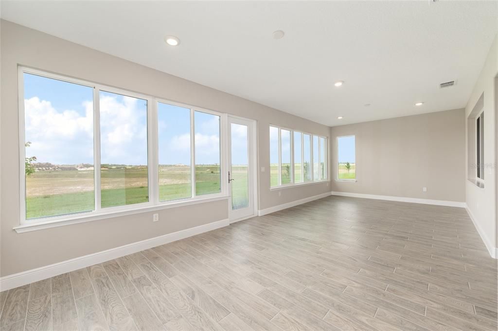 Active With Contract: $759,630 (3 beds, 3 baths, 2870 Square Feet)