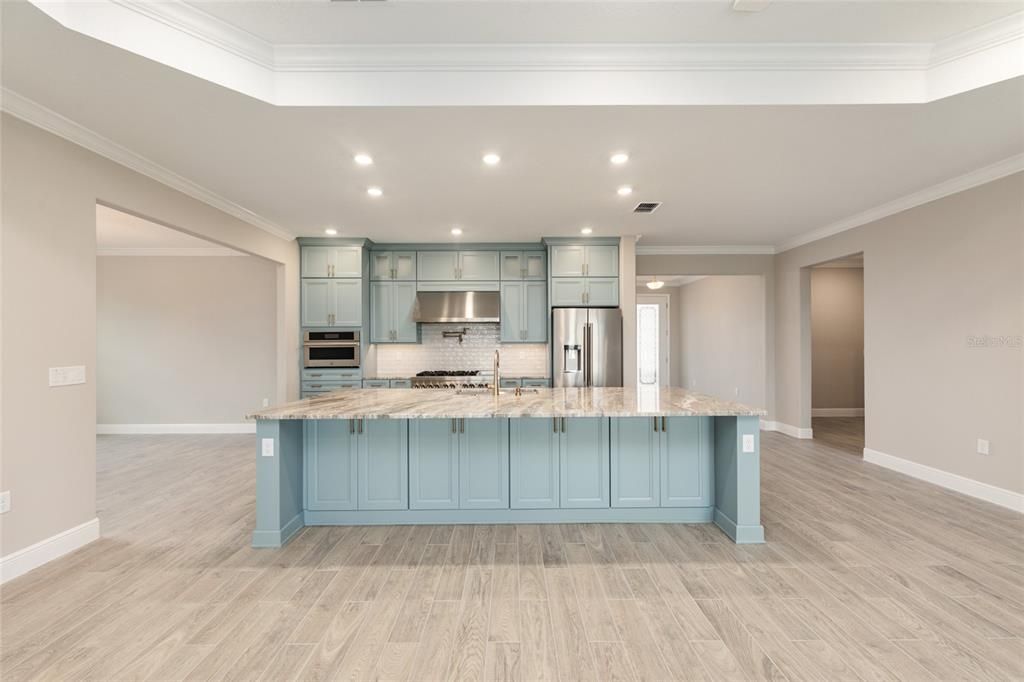 Active With Contract: $759,630 (3 beds, 3 baths, 2870 Square Feet)