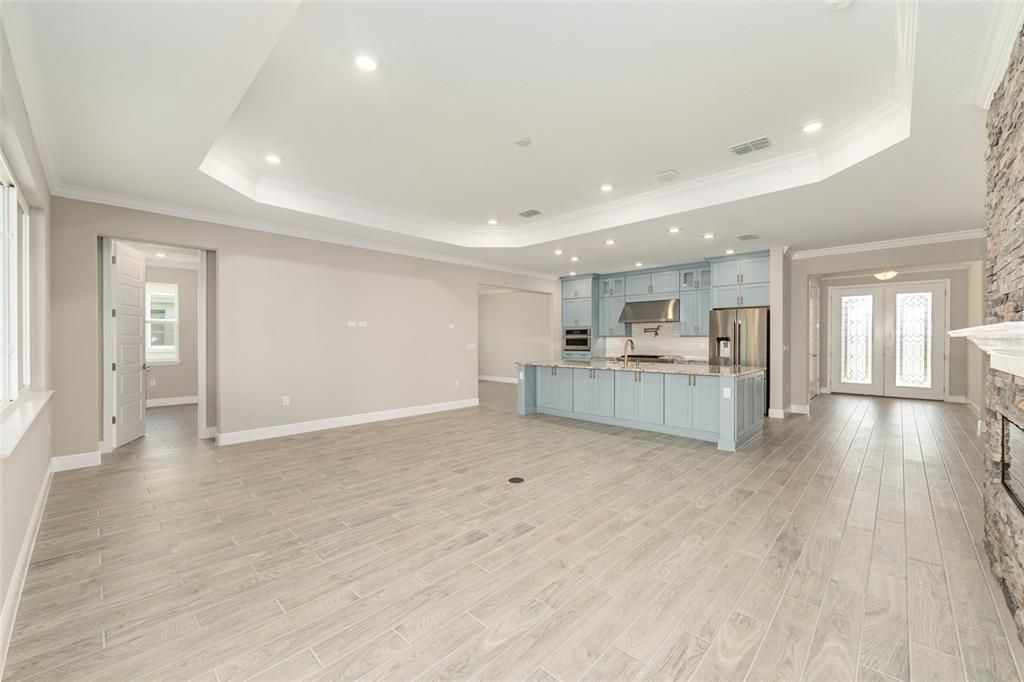 Active With Contract: $759,630 (3 beds, 3 baths, 2870 Square Feet)