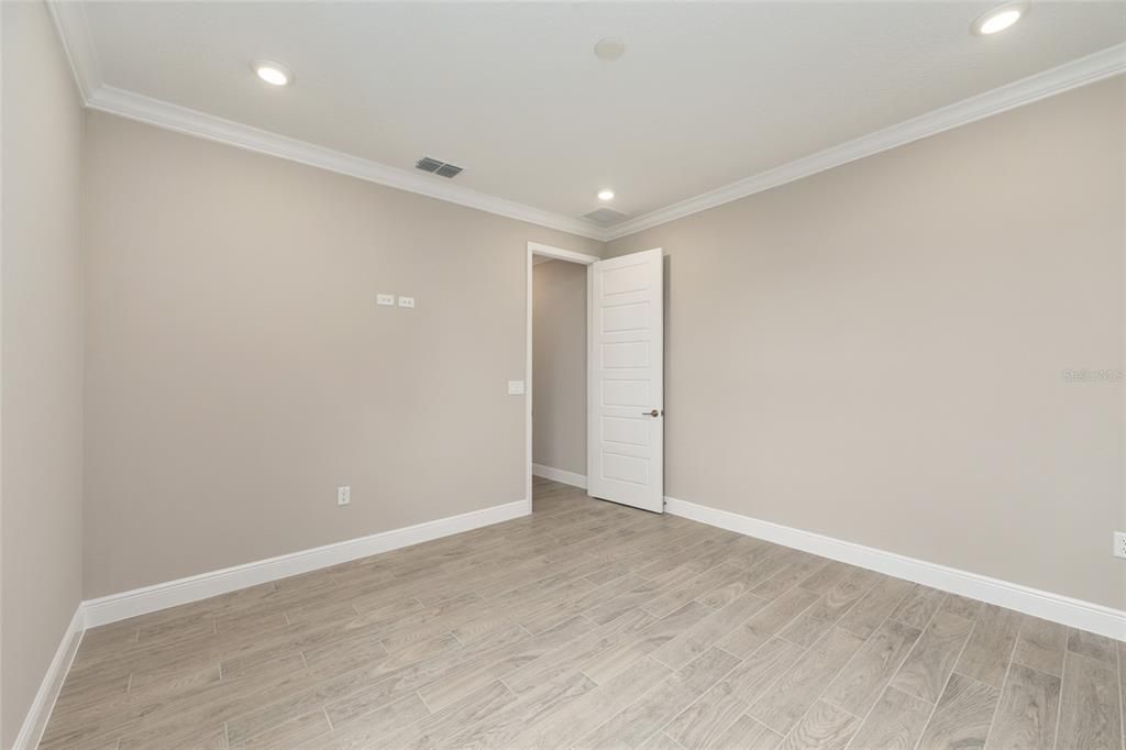Active With Contract: $759,630 (3 beds, 3 baths, 2870 Square Feet)