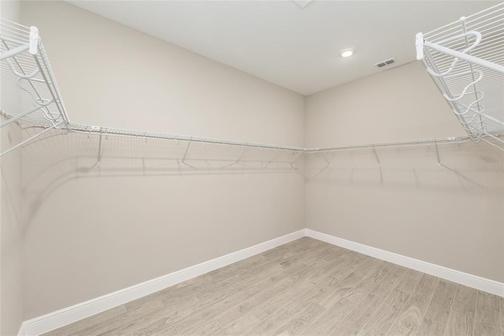 Active With Contract: $759,630 (3 beds, 3 baths, 2870 Square Feet)