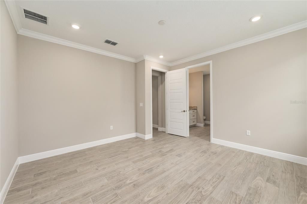 Active With Contract: $759,630 (3 beds, 3 baths, 2870 Square Feet)