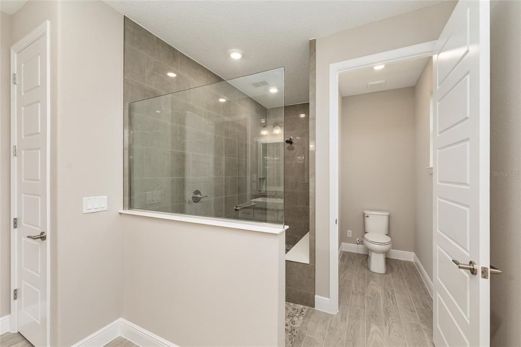 Active With Contract: $759,630 (3 beds, 3 baths, 2870 Square Feet)