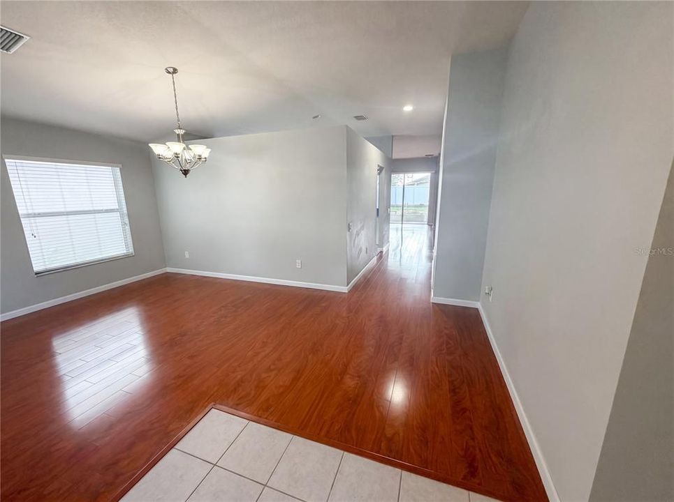 En Venta: $295,000 (3 camas, 2 baños, 1814 Pies cuadrados)