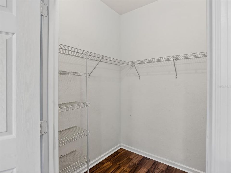 For Rent: $1,950 (3 beds, 2 baths, 1408 Square Feet)