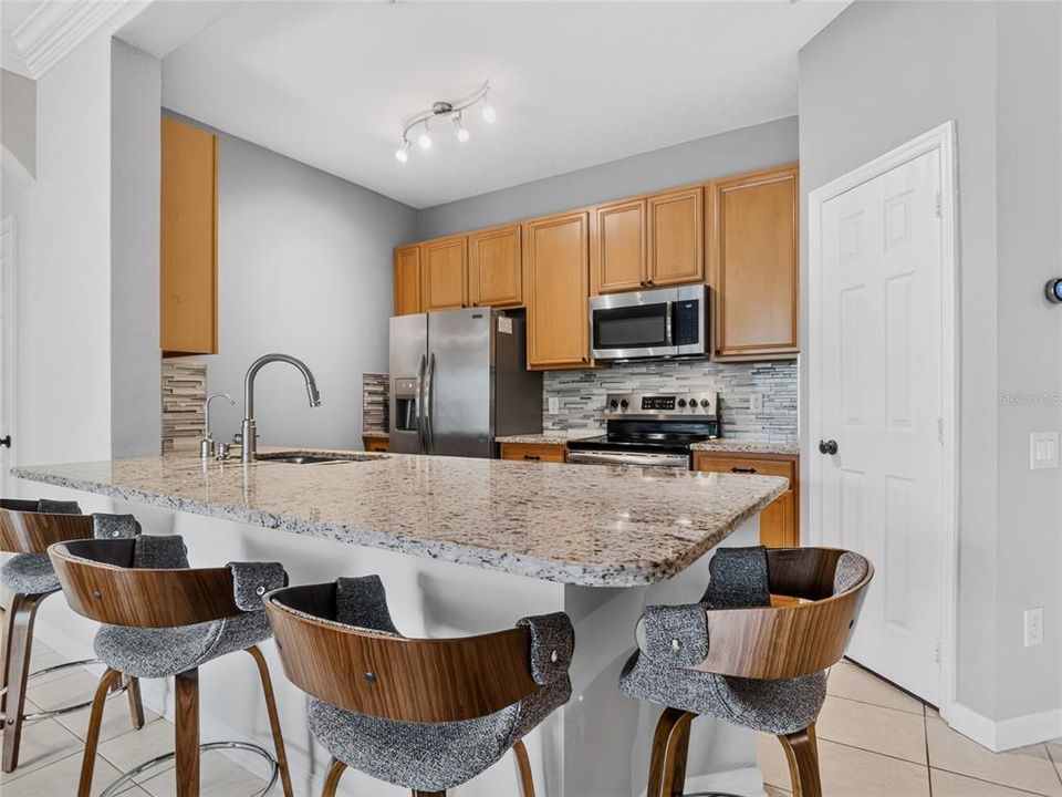 For Rent: $1,950 (3 beds, 2 baths, 1408 Square Feet)