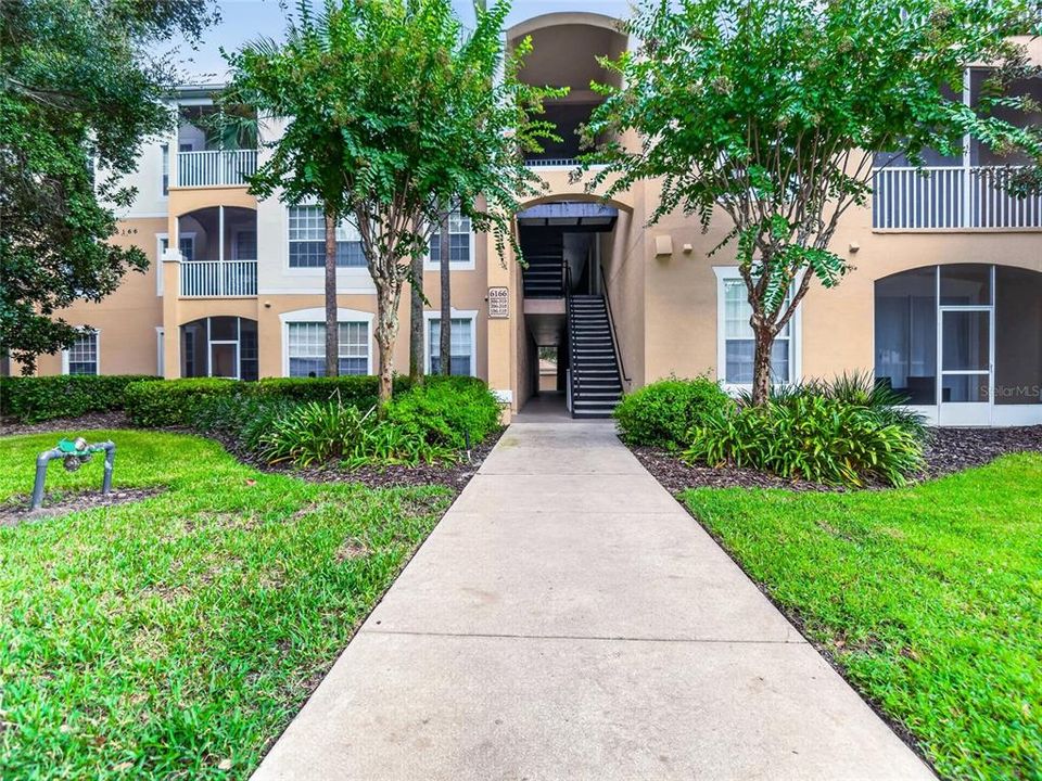 For Rent: $1,950 (3 beds, 2 baths, 1408 Square Feet)