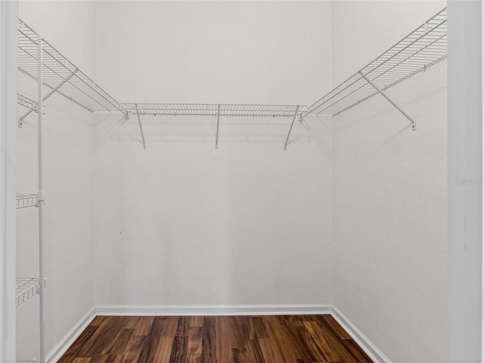 For Rent: $1,950 (3 beds, 2 baths, 1408 Square Feet)