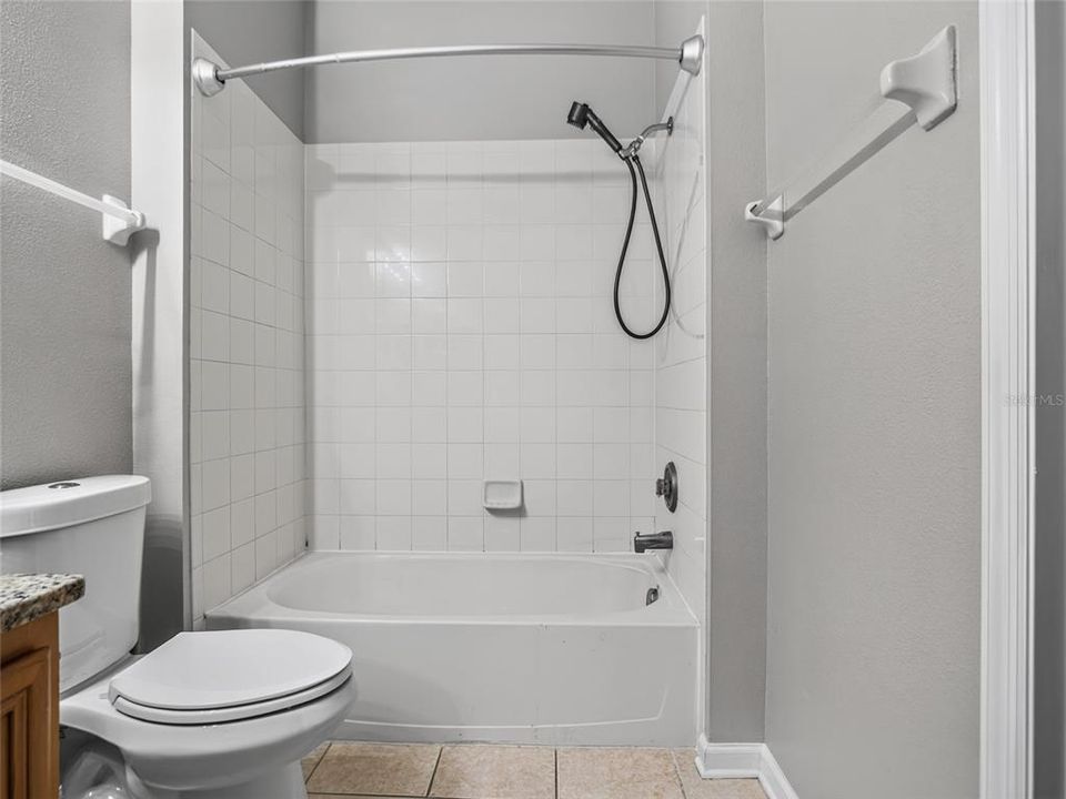 For Rent: $1,950 (3 beds, 2 baths, 1408 Square Feet)