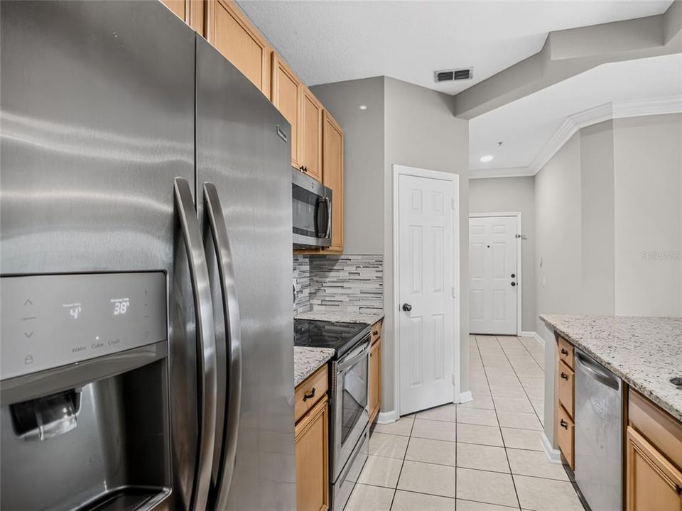 For Rent: $1,950 (3 beds, 2 baths, 1408 Square Feet)