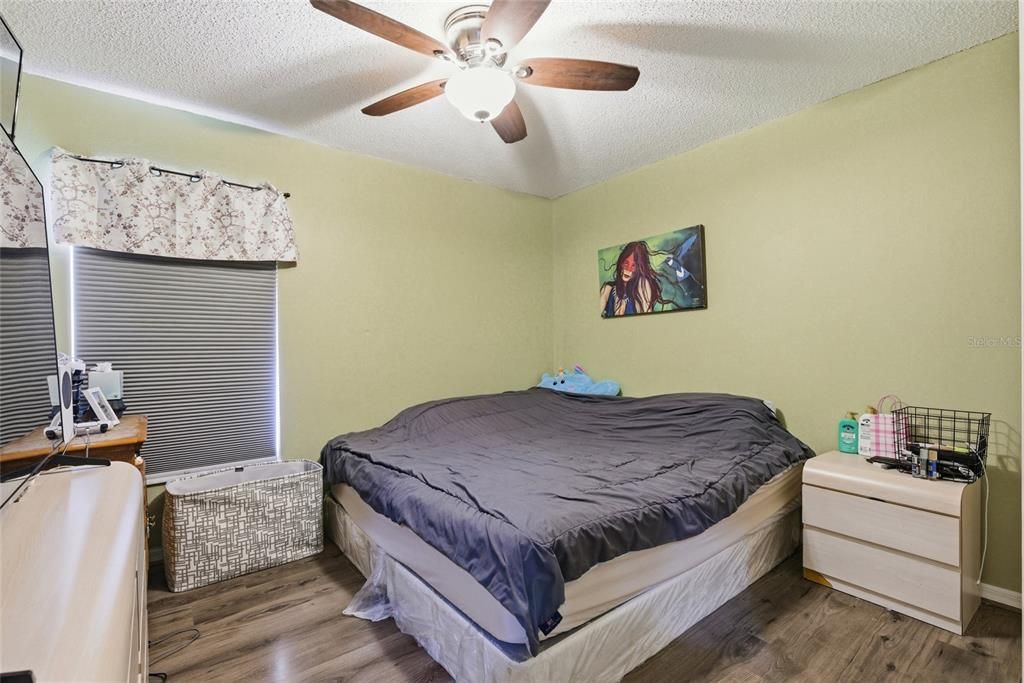 For Sale: $350,000 (3 beds, 2 baths, 1937 Square Feet)