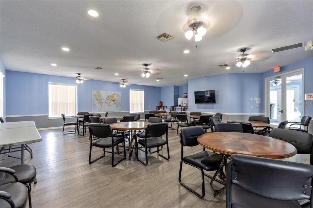 For Sale: $350,000 (3 beds, 2 baths, 1937 Square Feet)