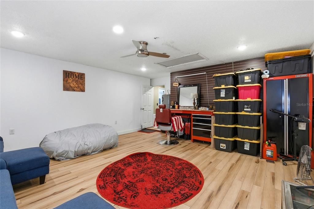 For Sale: $350,000 (3 beds, 2 baths, 1937 Square Feet)