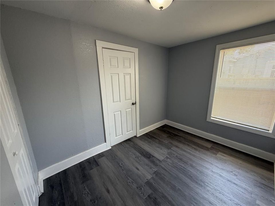 For Rent: $1,300 (3 beds, 1 baths, 896 Square Feet)