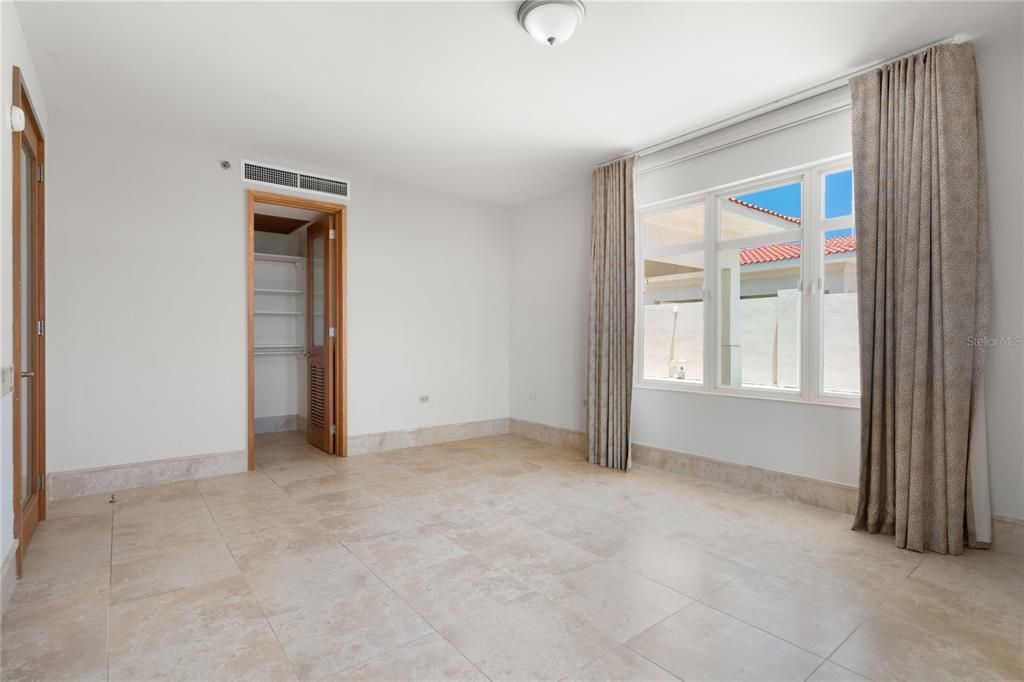 En Venta: $4,995,000 (4 camas, 4 baños, 3705 Pies cuadrados)