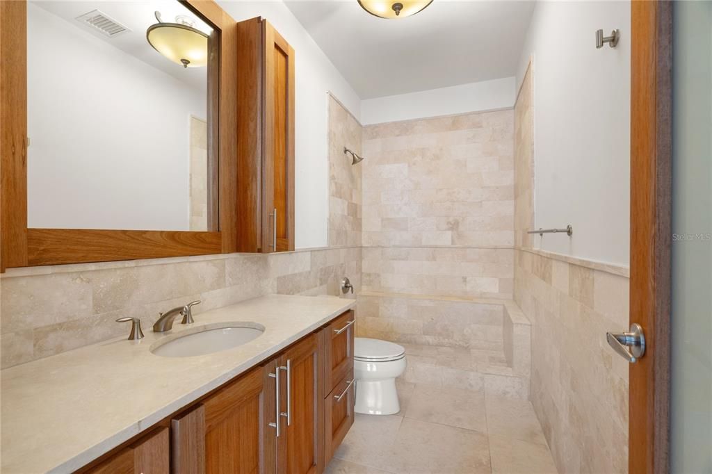 En Venta: $4,995,000 (4 camas, 4 baños, 3705 Pies cuadrados)