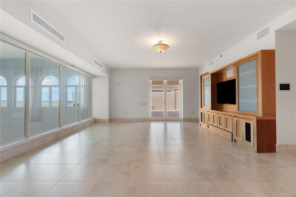 En Venta: $4,995,000 (4 camas, 4 baños, 3705 Pies cuadrados)