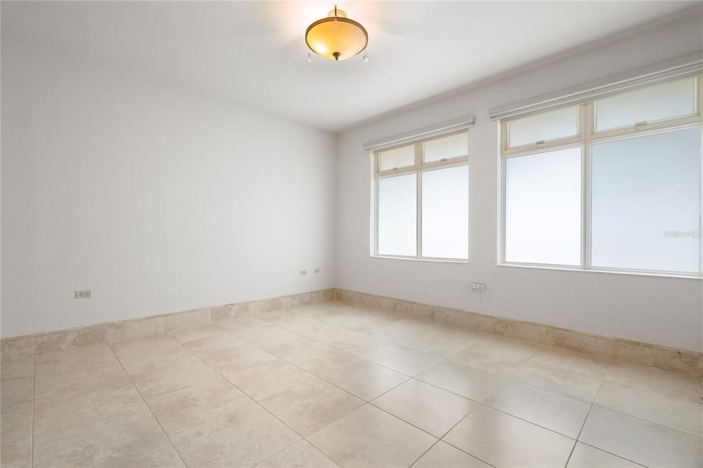 En Venta: $4,995,000 (4 camas, 4 baños, 3705 Pies cuadrados)