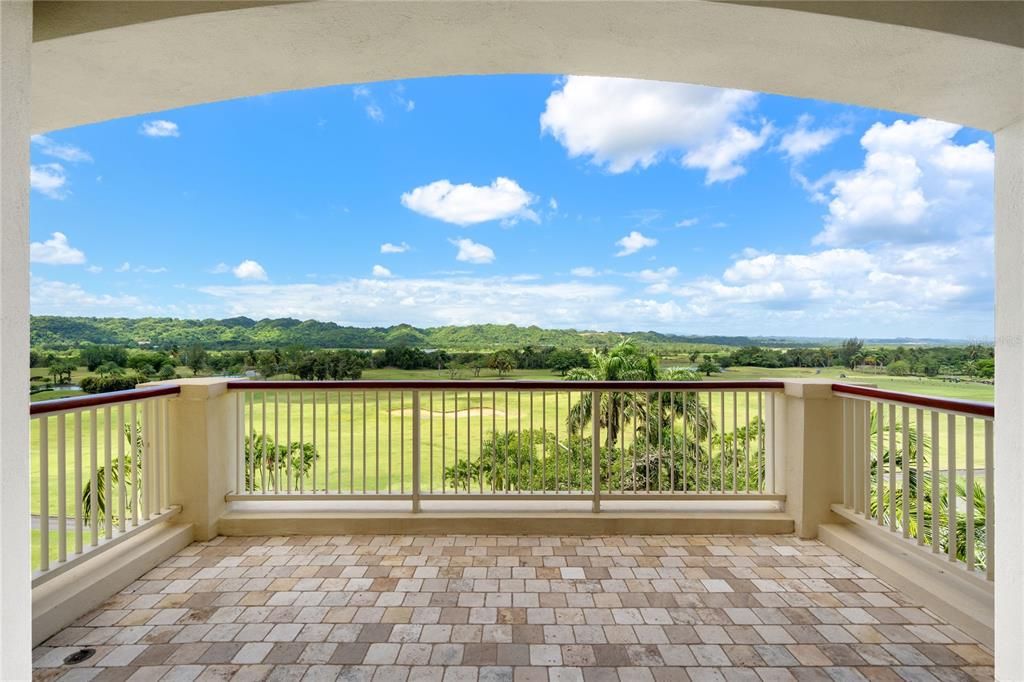 En Venta: $4,995,000 (4 camas, 4 baños, 3705 Pies cuadrados)
