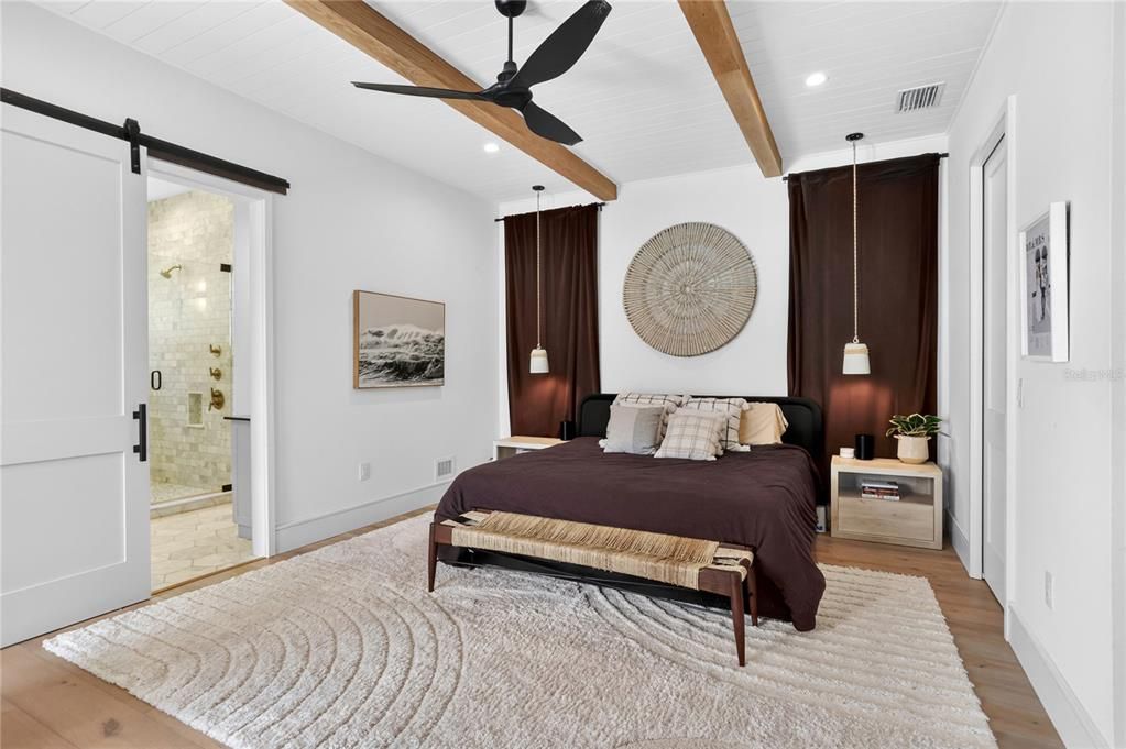 En Venta: $2,200,000 (4 camas, 3 baños, 3683 Pies cuadrados)