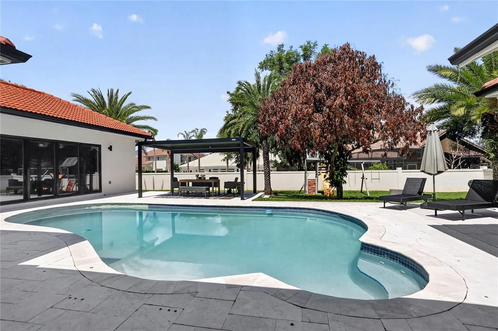 En Venta: $2,200,000 (4 camas, 3 baños, 3683 Pies cuadrados)