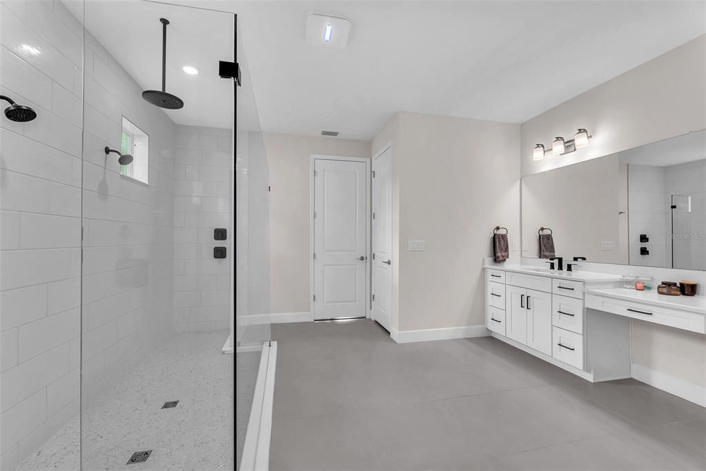 For Sale: $770,000 (4 beds, 4 baths, 2921 Square Feet)