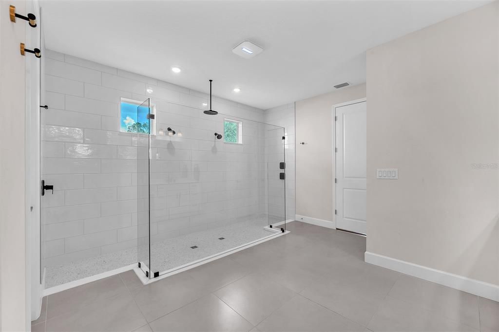For Sale: $770,000 (4 beds, 4 baths, 2921 Square Feet)