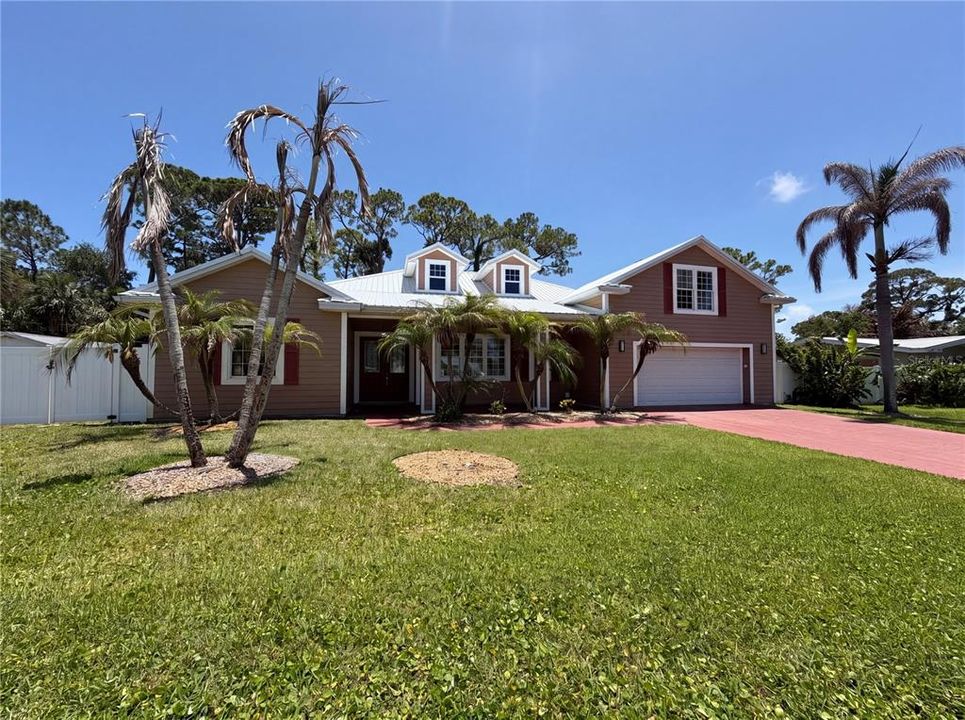 For Sale: $695,000 (5 beds, 3 baths, 3299 Square Feet)