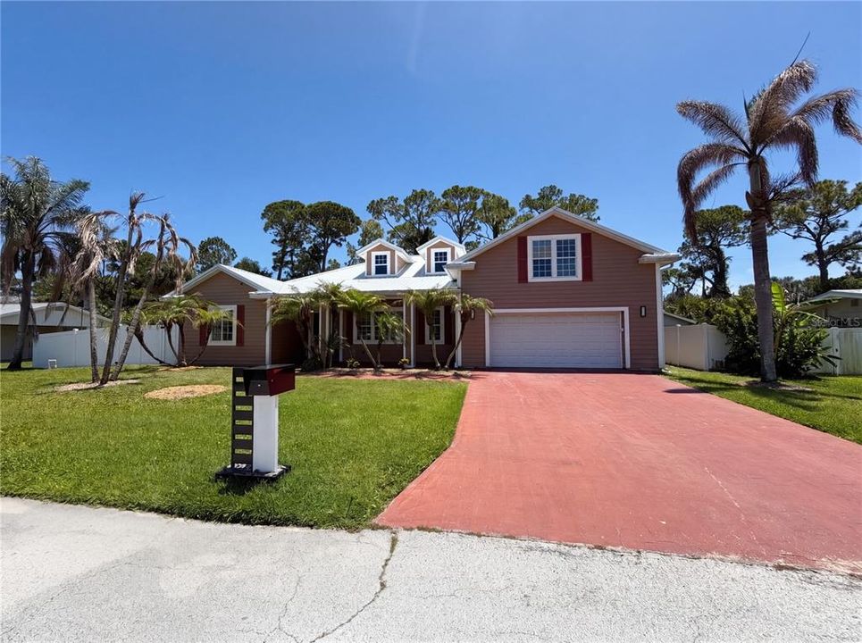 For Sale: $695,000 (5 beds, 3 baths, 3299 Square Feet)