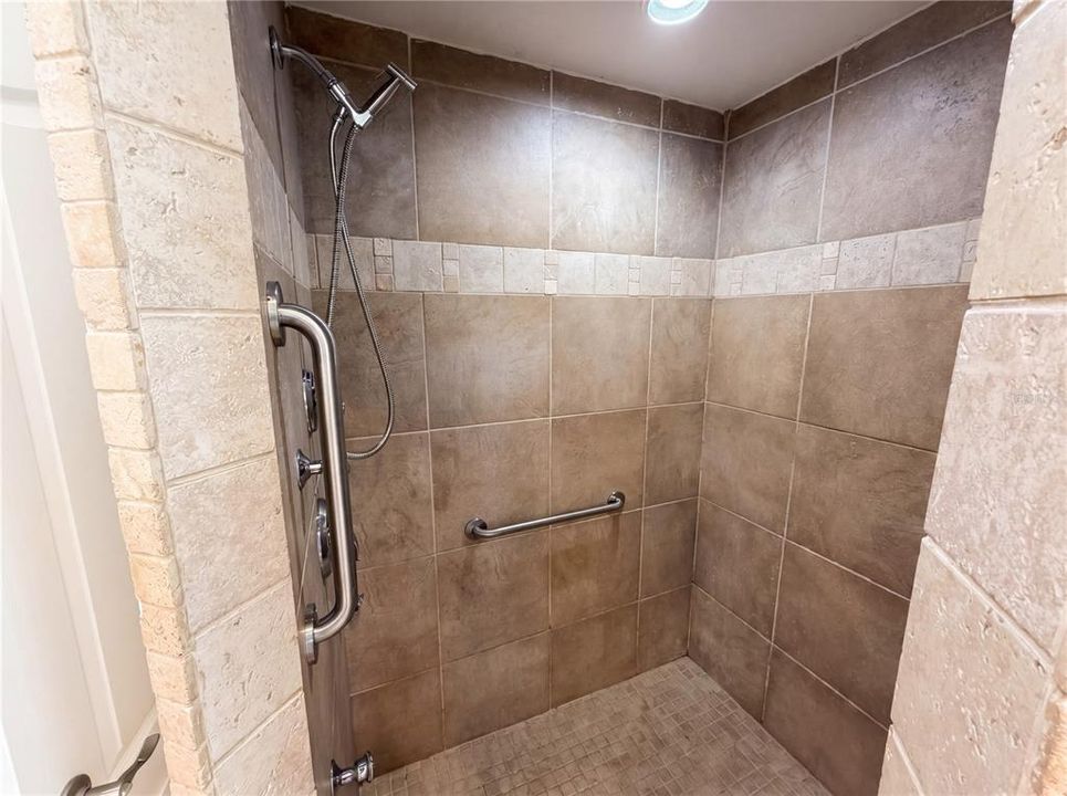 For Sale: $695,000 (5 beds, 3 baths, 3299 Square Feet)
