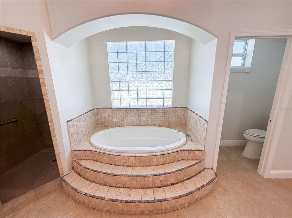 For Sale: $695,000 (5 beds, 3 baths, 3299 Square Feet)