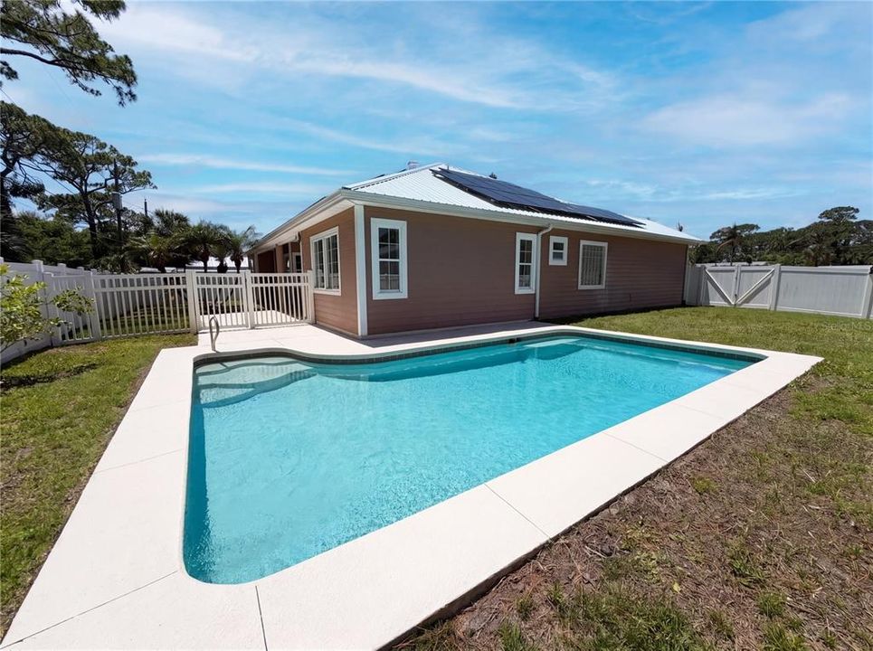 For Sale: $695,000 (5 beds, 3 baths, 3299 Square Feet)